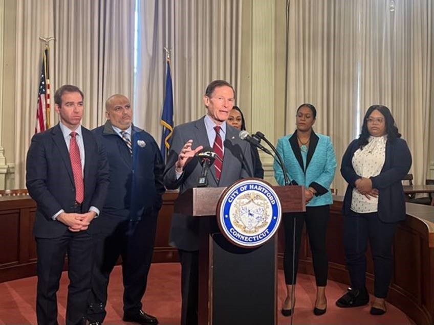 Blumenthal joined Hartford Mayor Luke Bronin and local advocates in announcing a $1.4 million Department of Justice grant to promote youth violence intervention. 